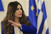 Απαντά στη WSJ η Κίμπερλι Γκιλφόιλ: Απορρίπτει τις καταγγελίες Ντίτερς - «Μου χρωστάει 150.000 δολάρια»