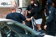 Στον εισαγγελέα οι τρεις κατηγορούμενοι για τις εμπρηστικές επιθέσεις στο σπίτι της Νέστορα - Ψάχνουν τη χαμένη προκήρυξη στα ψηφιακά ίχνη των δραστών