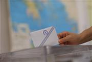 Ποια σενάρια μετεκλογικών συνεργασιών κλείνει η ΝΔ - Πώς επιχειρεί να αντιμετωπίσει την χαλαρή ψήφο