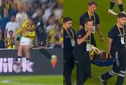 Σοκ στη Φενέρμπαχτσε: Κατέρρευσε στο γήπεδο ο Ακτούρκογλου από σοβαρό χτύπημα στο κεφάλι