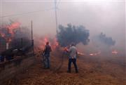 Ανεξέλεγκτα τα μέτωπα στη Δυτική Αττική: Εκκενώνονται περιοχές - Τιτάνια μάχη πυροσβεστών και εθελοντών - Live ενημέρωση