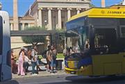 Λεωφορείο συγκρούστηκε με τρόλεϊ στην Πανεπιστημίου - 4 τραυματίες