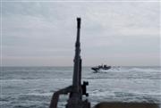Τέσσερα ελληνόκτητα πλοία δέχτηκαν επίθεση στη Μαύρη Θάλασσα και στο Ομάν: Εγκαταλείφθηκε δεξαμενόπλοιο, σώοι οι ναυτικοί