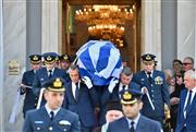 Με ένα θερμό χειροκρότημα το τελευταίο «αντίο» στον χειριστή του μοιραίου Phantom, Γιάννη Μπλέσια