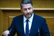 Μαζεύει τα ανοίγματα στελεχών του προς ΕΛ.Α.Σ. και ΣΥΡΙΖΑ ο Ανδρουλάκης - Το μήνυμα στους βουλευτές και ο συσχετισμός που επιμένει