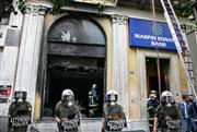 Marfin: Πώς έφτασε η Αστυνομία στις τρεις συλλήψεις - Οι δυο υποομάδες την ημέρα του εμπρησμού και τα ρούχα των διακοπών