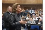 «Κλείστο το στόμα σου, πουλάκι μου»: Η αντίδραση Μπακογιάννη σε συζήτηση για το Νοσοκομείο Χανίων