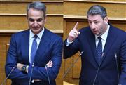 Μετωπική Μητσοτάκη - Ανδρουλάκη: «Αν έβαζα έναν τίτλο στη διακυβέρνησή σας, θα ήταν "ακρίβεια παντού"»