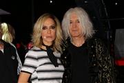Ο Καρβέλας καταθέτει ασφαλιστικά μέτρα κατά της Βίσση: Της απαγορεύει να λέει τα εκατοντάδες τραγούδια του