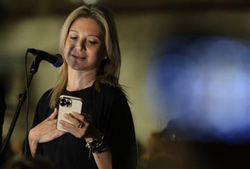 article square background image