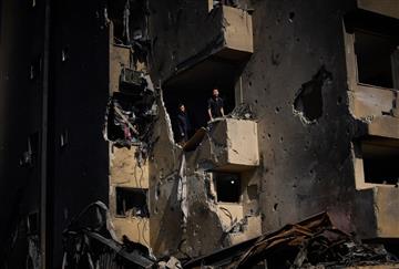 article square background image