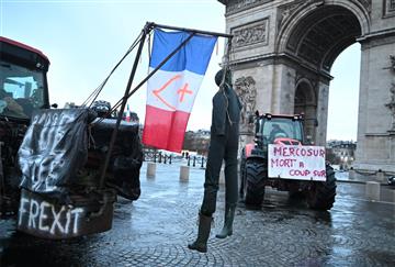 article square background image