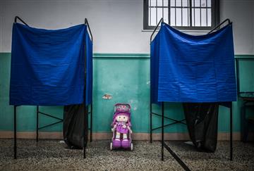 article square background image