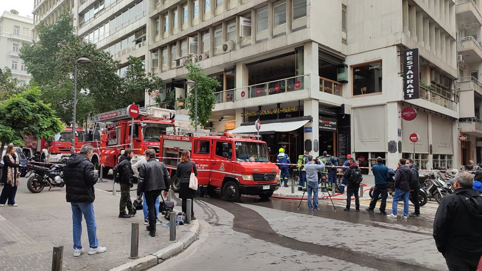 Πυρκαγιά στην οδό Μητροπόλεως