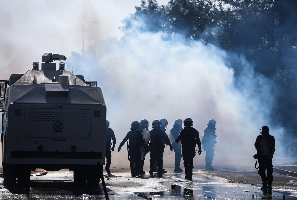 επεισόδια, Μαρούσι, πυροσβέστες, αύρα, ΜΑΤ