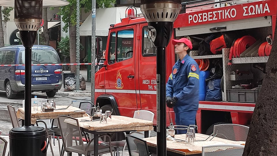 Πυρκαγιά στην οδό Μητροπόλεως