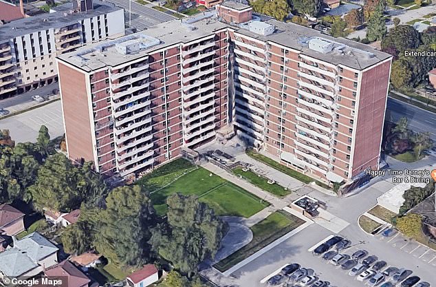 Κλιματιστικό έπεσε πάνω σε δίχρονη