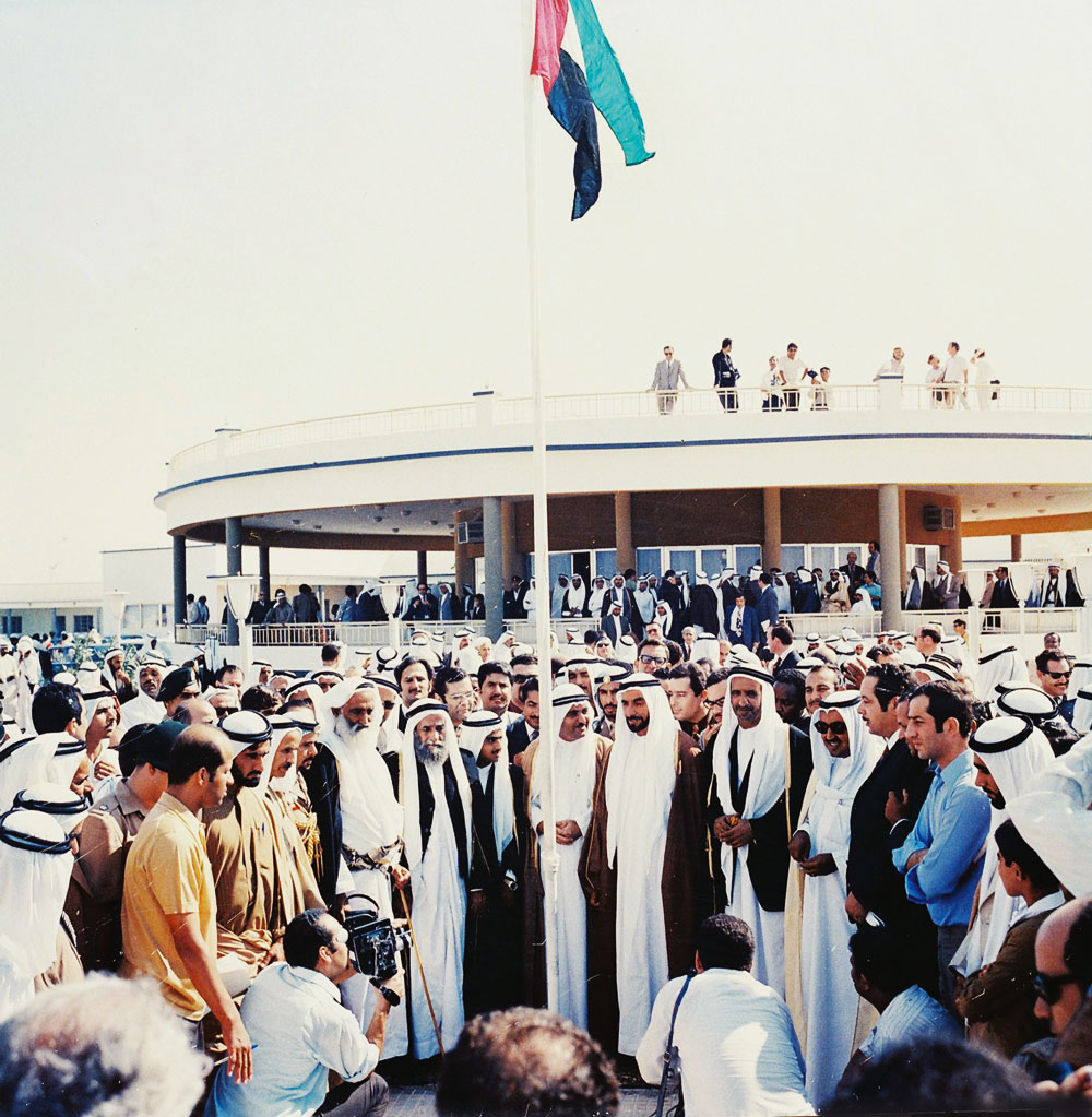 flag-hoisting_at_the_union_declaration.jpg