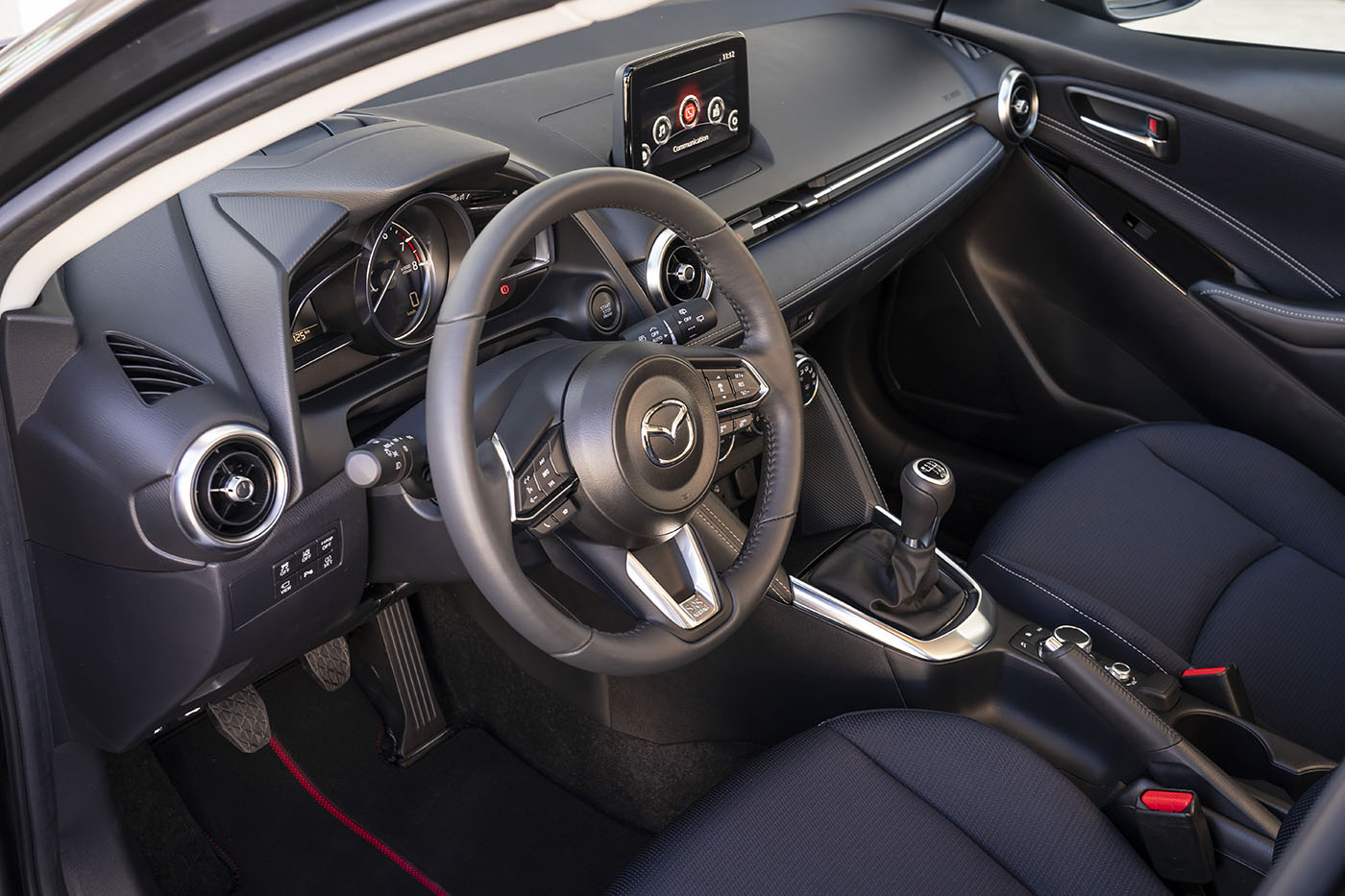 2020_mazda2_interior_3_copy.jpg