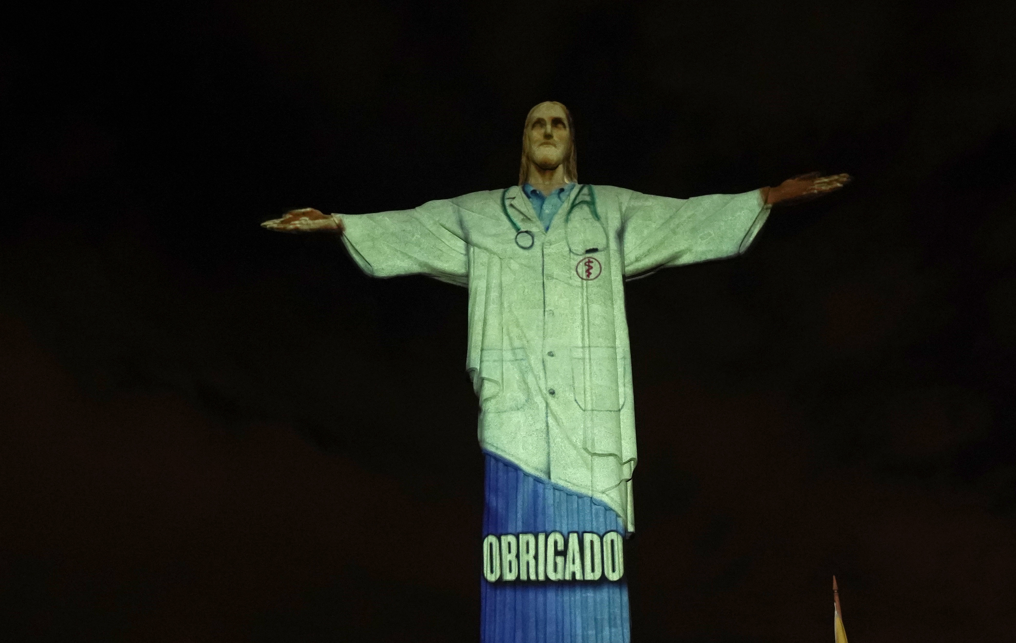 Ο Ιησούς του Ρίο «ντύθηκε» γιατρός