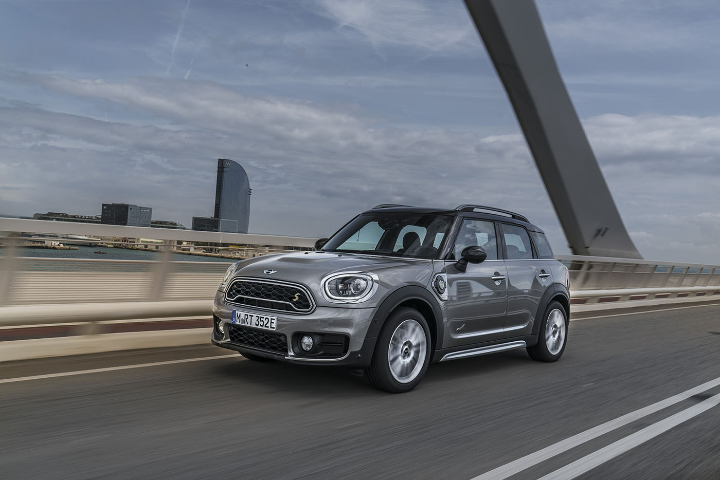 mini_cooper_s_e_countryman_9_copy.jpg