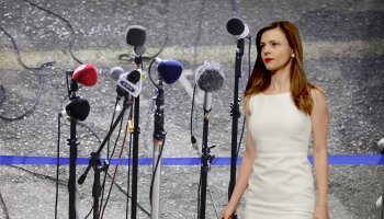 ντιμπέιτ, Αχτσιόγλου