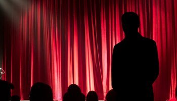 σκηνοθετης