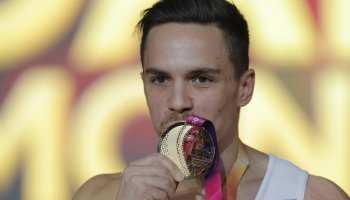 Χρυσό στον Πετρούνια