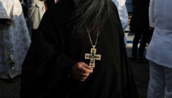 ιερέας, κληρικός, παπάς