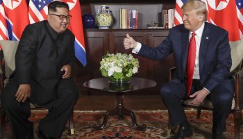 Συνάντηση των δύο ανδρών στη Σιγκαπούρη