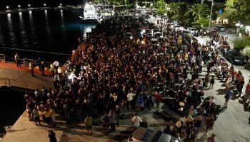 Συνωστισμός στο λιμάνι της Σαμοθράκης