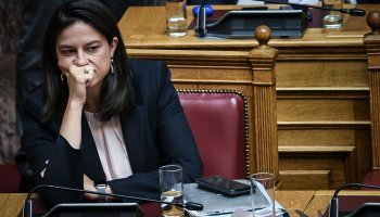 Η Νίκη Κεραμέως στα έδρανα της Βουλής