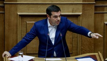 Ο Αλέξης Τσίπρας στο βήμα της Βουλής
