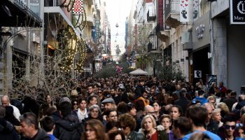 Εορταστικό ωράριο στα καταστήματα