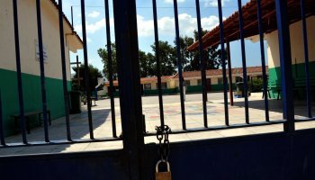 Κλειστό σχολείο