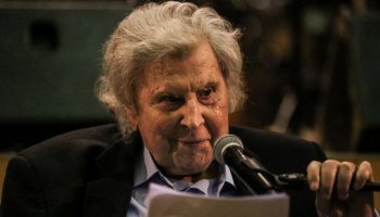 Μίκης Θεοδωράκης