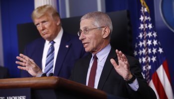 Άντονι Φάουτσι - Ντόναλντ Τραμπ