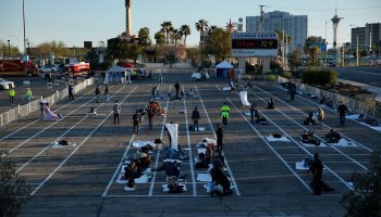 Άστεγοι σε πάρκινγκ στις ΗΠΑ