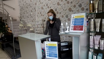 Λειτουργία καταστημάτων με μέτρα προφύλαξης