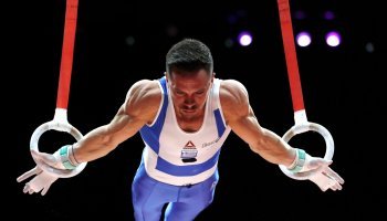 Πετρούνιας