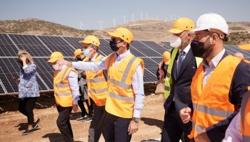 Ο ΚΥΡΙΑΚΟΣ ΜΗΤΣΟΤΑΚΗΣ ΣΤΑ ΕΓΚΑΙΝΙΑ ΤΟΥ ΦΩΤΟΒΟΛΤΑΪΚΟΥ ΠΑΡΚΟΥ -R ENERGY 1