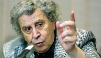 Μίκης Θεοδωράκης