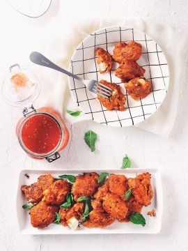 16190613_14841_eatme_tomatokeftedes_small.jpg 16190613_14841_eatme_tomatokeftedes_small.jpg