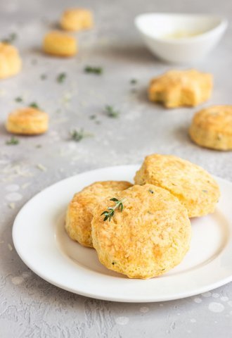 almyra_mpiskota_me_tsentar.jpg almyra_mpiskota_me_tsentar.jpg